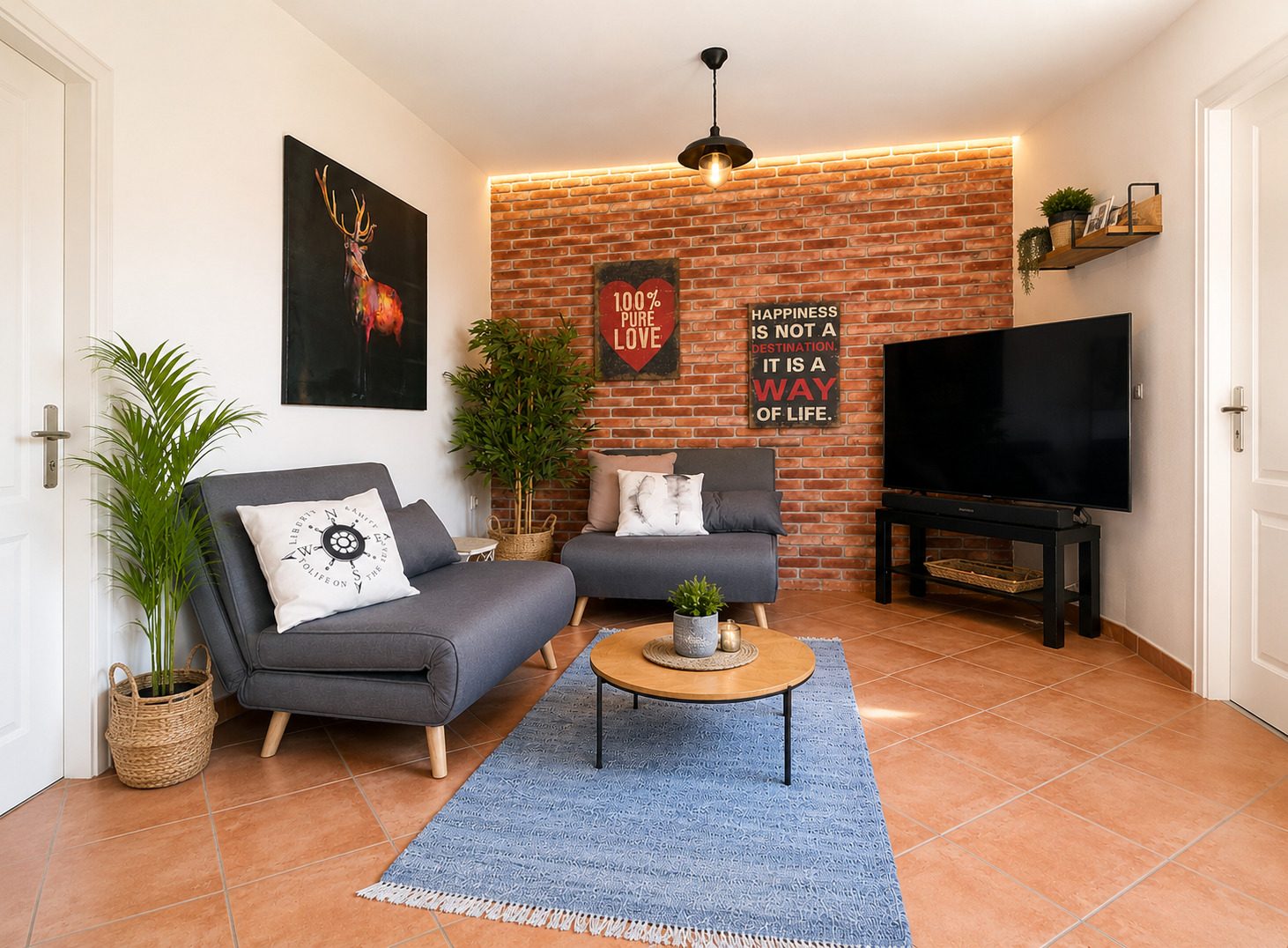 Living room of the guest apartment on the garden floor